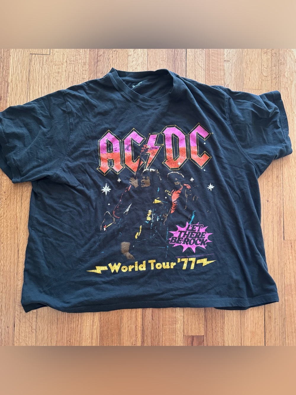 AC/DC Let There Be Rock World Tour 77 Graphic Band Tee Black XL